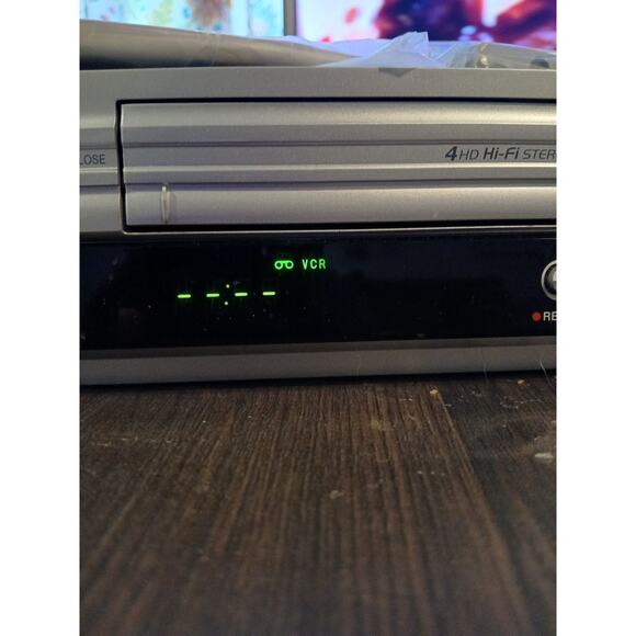 Zenith XBV443 DVD VCR Combo Player - Picture 2 of 12